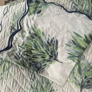 Matouk coverlet with 1 Euro and 2 King Shams